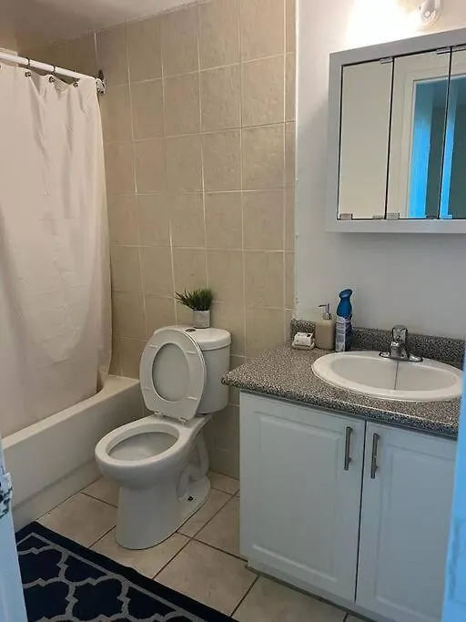 Cozy And Lovely 2 Bed Apartment Toronto